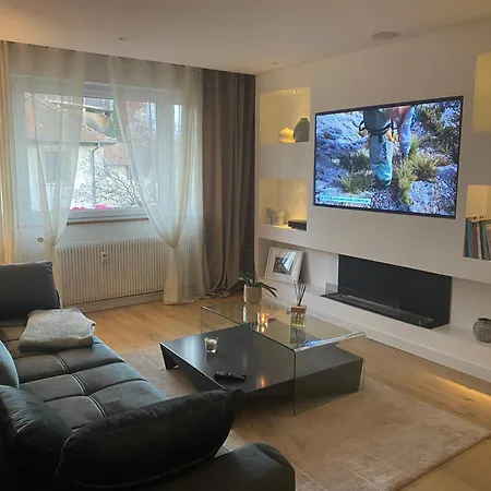 Luxury Flat Located 5 Mins From Center *