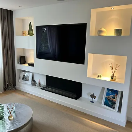 Luxury Flat Located 5 Mins From Center アパート